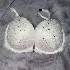 NWT vs 32DDD push-up